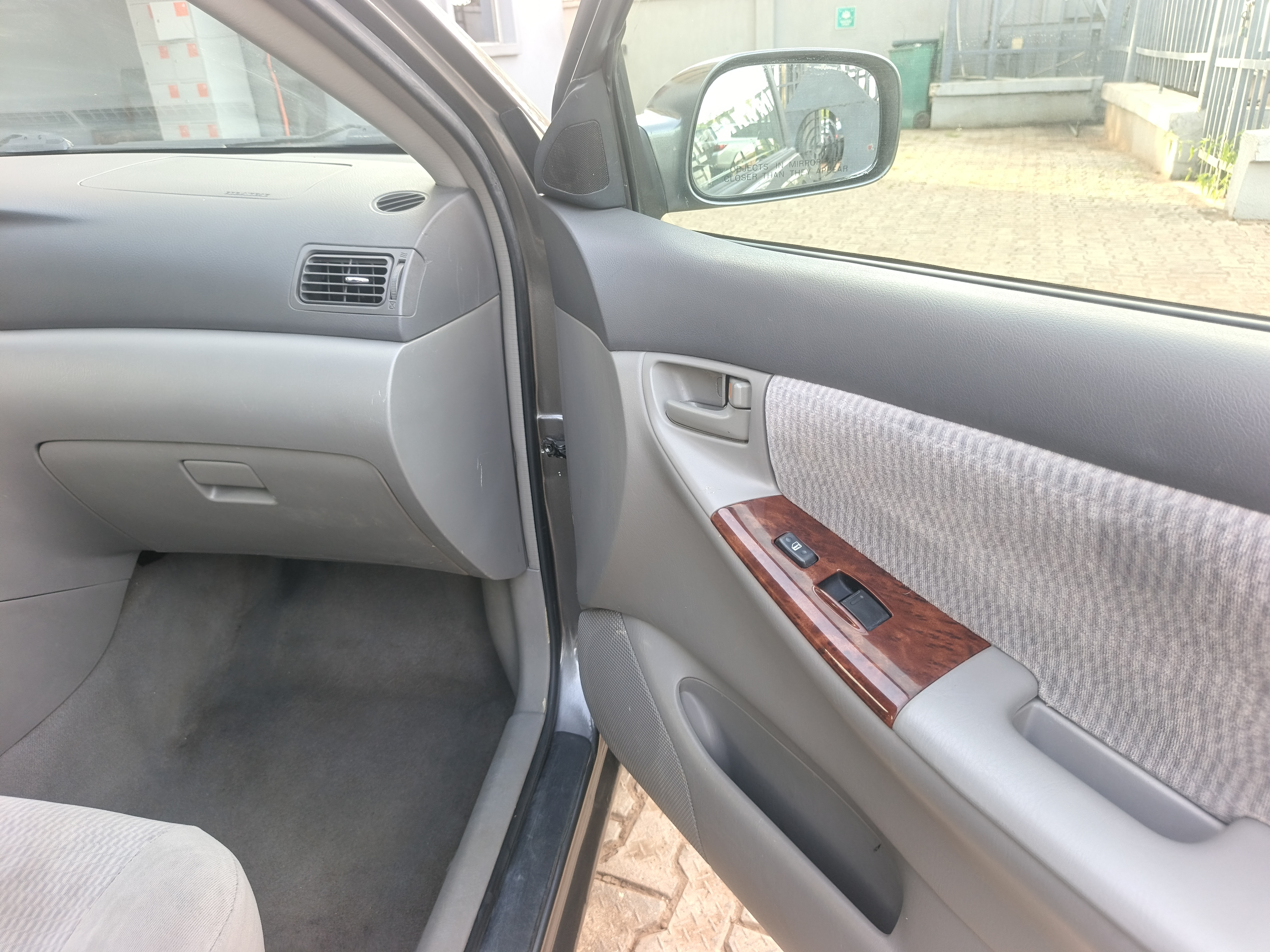 Listing image 3